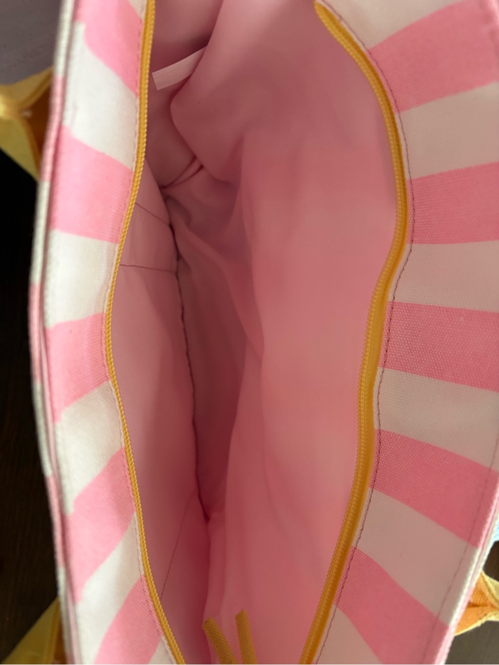 Sturdy canvas Pink White Striped Daisy Tote w/ Yellow Handles *new with tags* - Picture 3 of 3